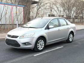 福特 福克斯 2013款 三厢经典 1.8L 自动基本型