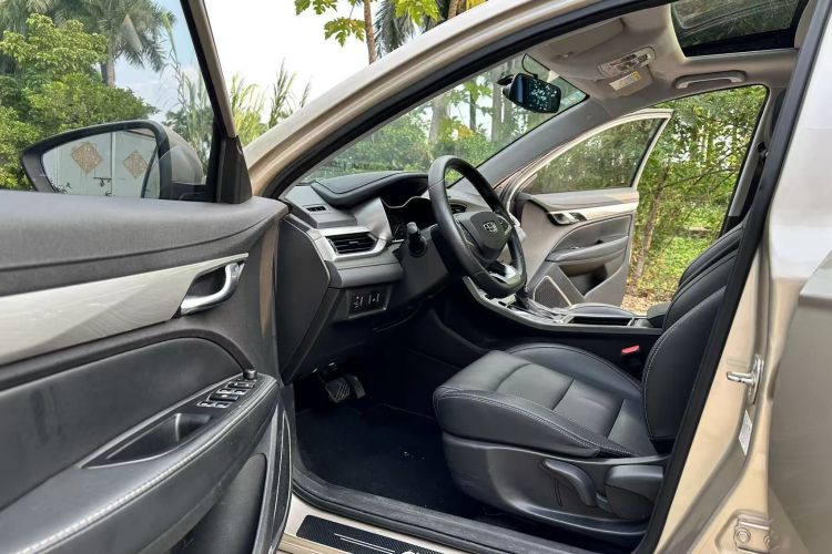 吉利汽车 帝豪 2020款 1.5L CVT豪华型中控内饰7005