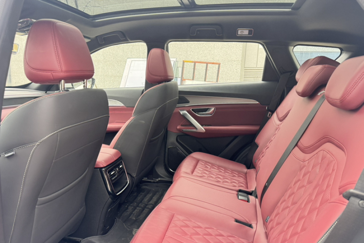 捷途X70 PLUS 2024款 冠军版 1.5T DCT冠军MAX+ 7座中控内饰7003