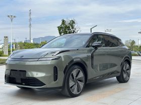 领克08 EM-P 2023款 220km 四驱性能Halo