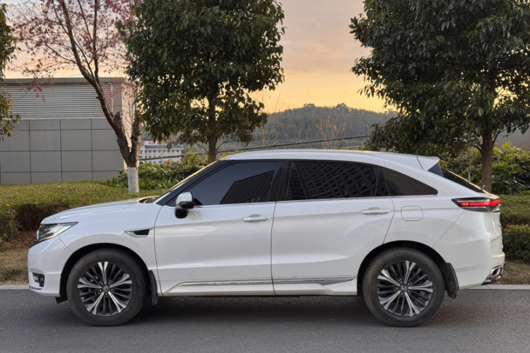 本田UR-V 2020款 370TURBO 四驱尊享版车身外观6002