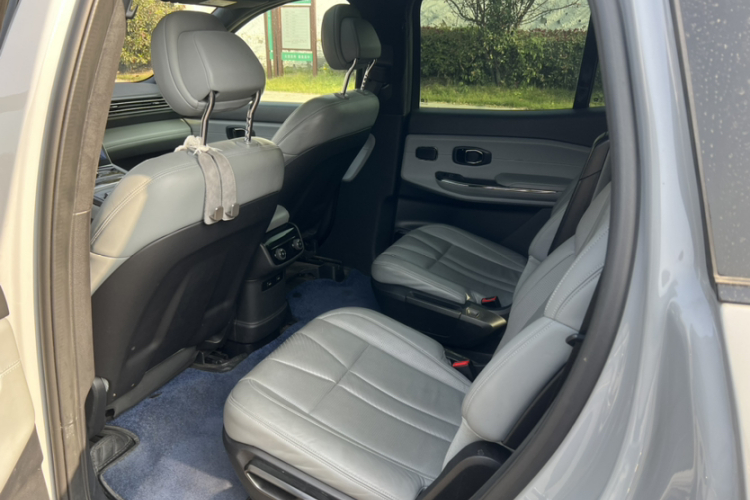 蔚来ES8 2020款 580KM 签名版 六座版车身外观6010