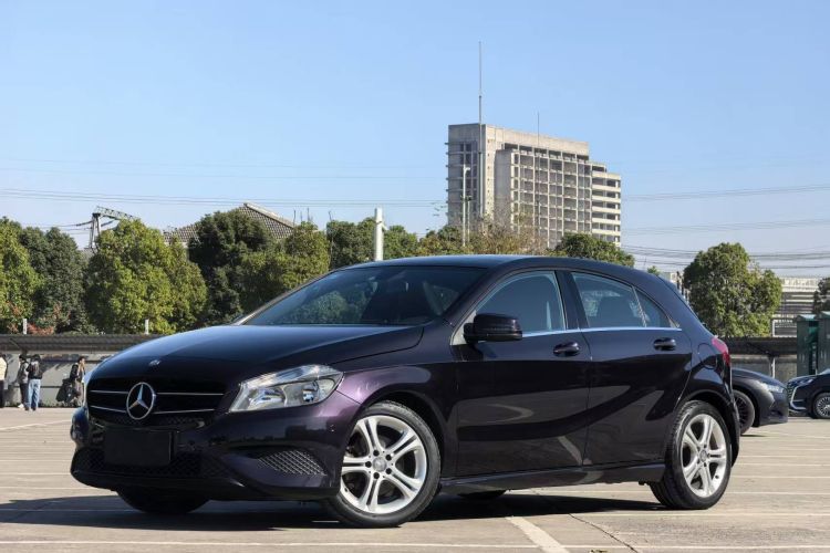 奔驰A级(进口) 2013款 A 180 时尚型车身外观1