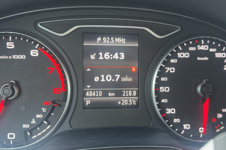 奥迪A3 2015款 Sportback 40 TFSI 自动舒适型中控内饰15