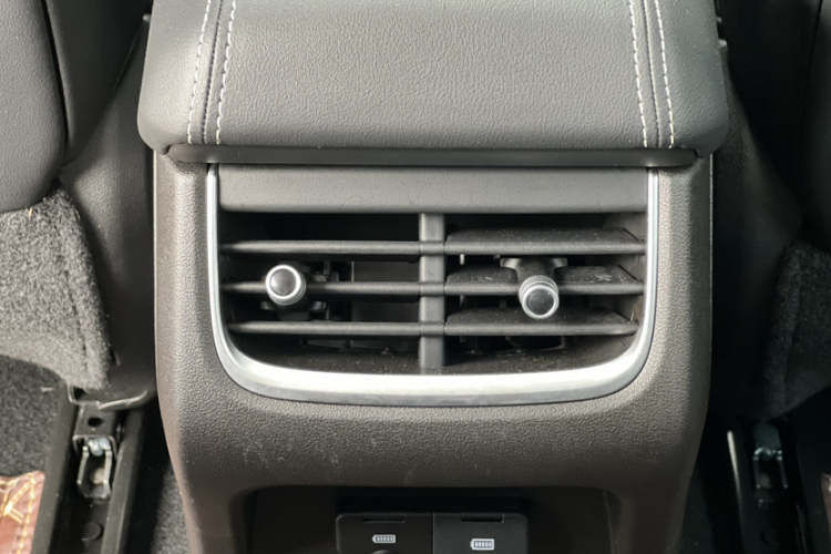 坦克300 2023款 越野版 2.0T 征服者中控内饰7013