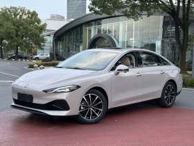 荣威D7 2025款 DMH 125km 世界冠军旗舰版