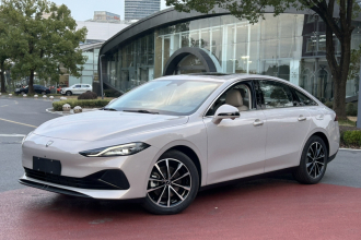 荣威D7 2025款 DMH 125km 世界冠军旗舰版