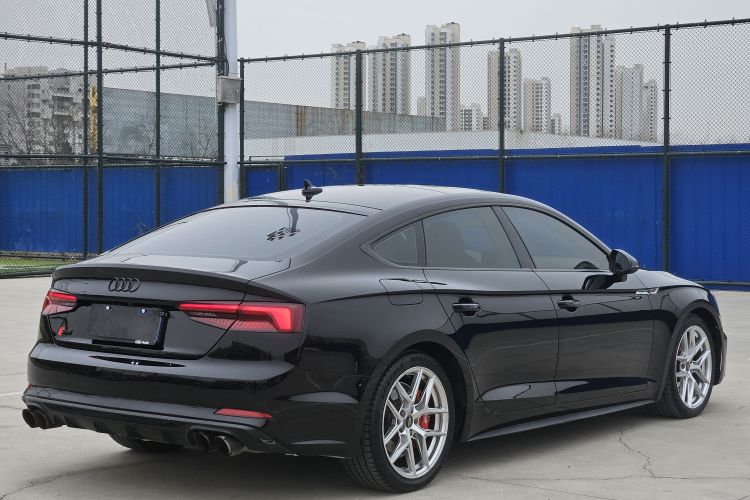奥迪A5 2019款 Sportback 40 TFSI 时尚型车身外观6006
