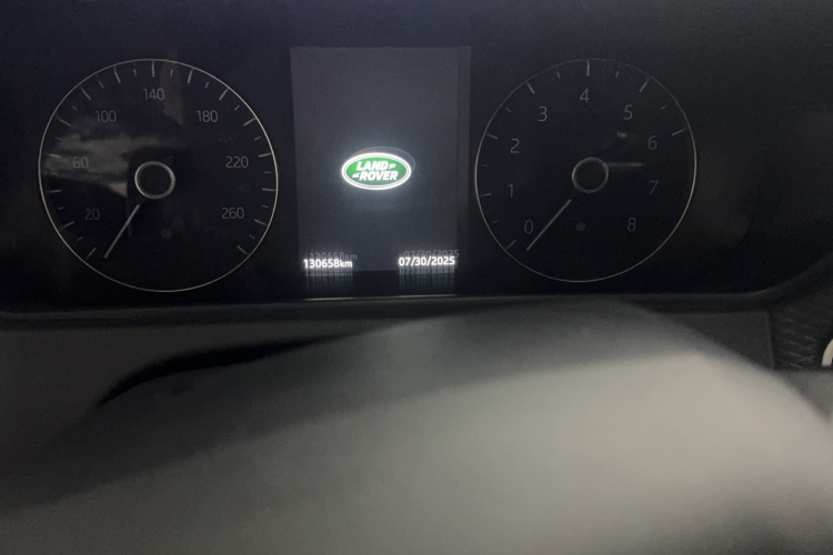 路虎 揽胜星脉 2020款 P250中控内饰15