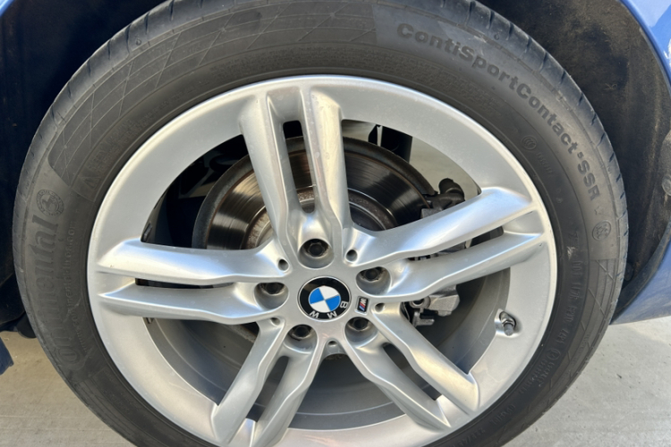 宝马1系 2020款 120i M运动套装局部细节9003