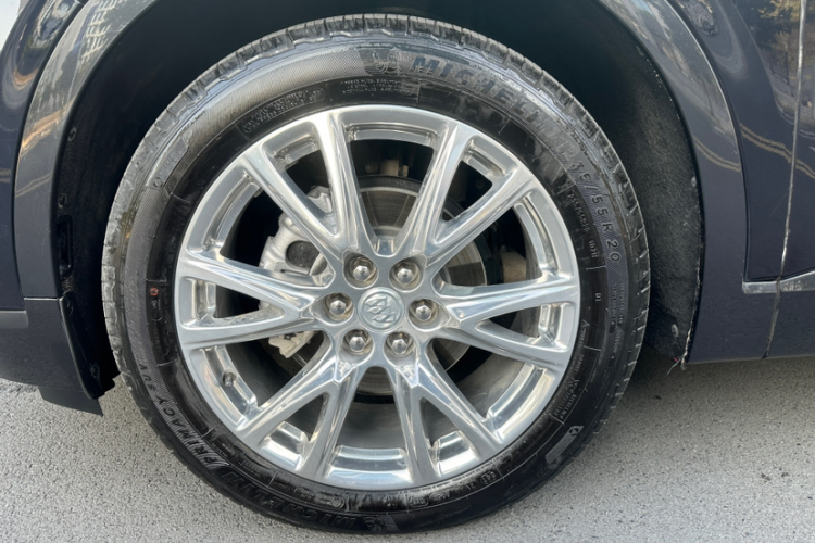 别克 昂科旗 2022款 652T 四驱尊享旗舰型 7座中控内饰7004