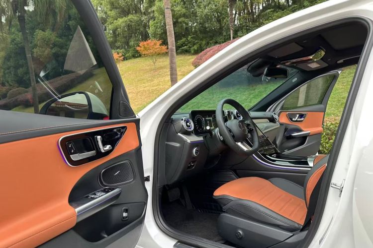 奔驰C级 2023款 改款 C 260 L 运动版中控内饰7004