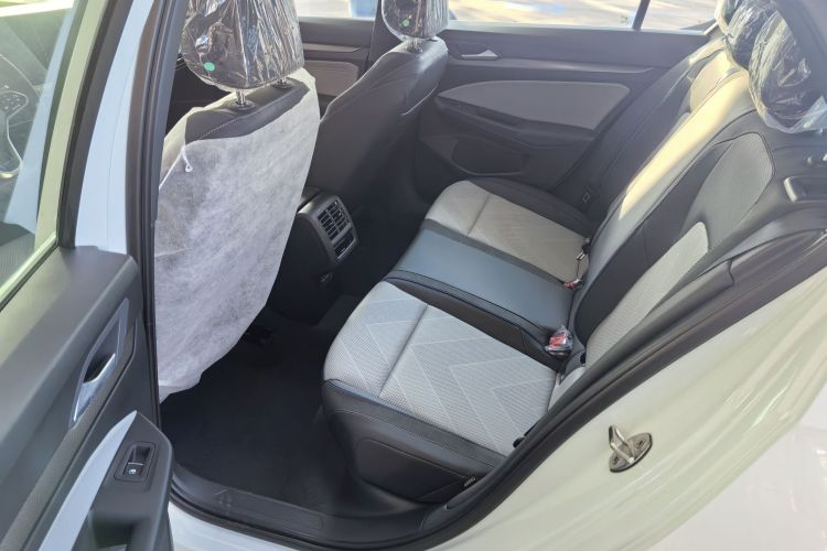 大众 高尔夫 2025款 300TSI R-Line中控内饰7005