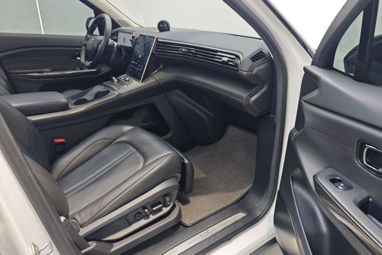 蔚来ES6 2020款 420KM 运动版中控内饰7007