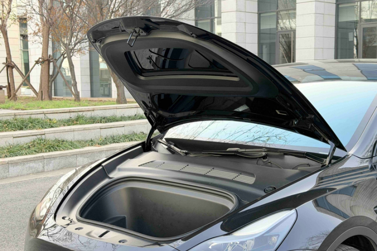 特斯拉 Model Y 2021款 标准续航后驱版局部细节24