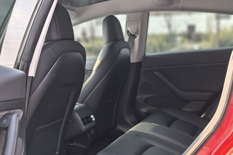 特斯拉 Model 3 2021款 标准续航后驱升级版中控内饰7003