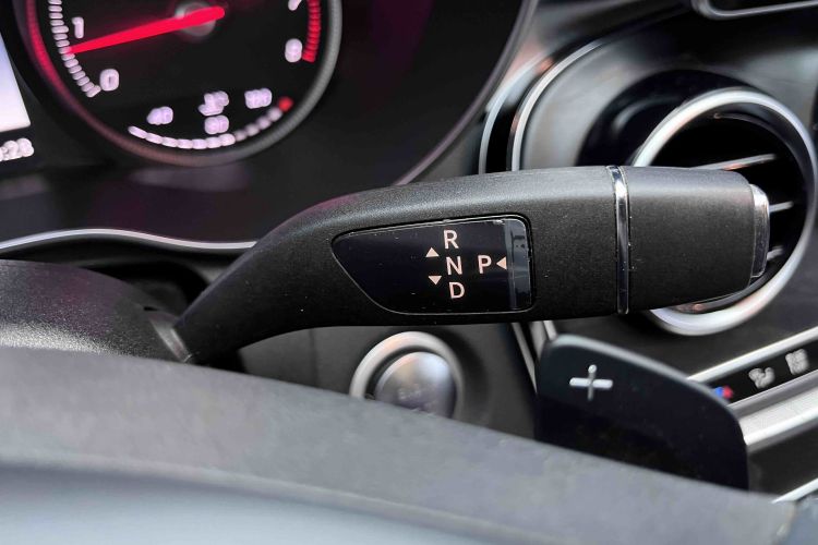 奔驰C级 2015款 改款 C 200 L 运动型中控内饰7012