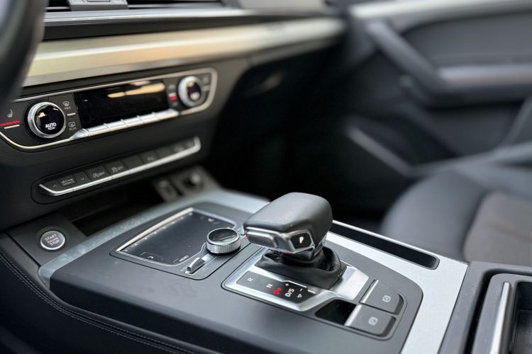 奥迪Q5L 2018款 40 TFSI 荣享时尚型 国V局部细节19