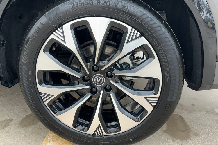 长安CS75 PLUS 2025款 第四代 UItra 2.0T 新蓝鲸 擎风型车身外观6001