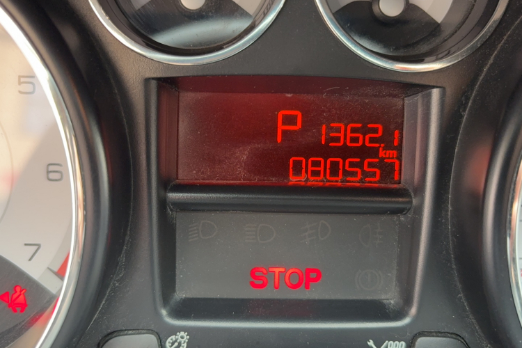 标致308 2014款 乐享版 经典 1.6L 自动风尚型中控内饰15