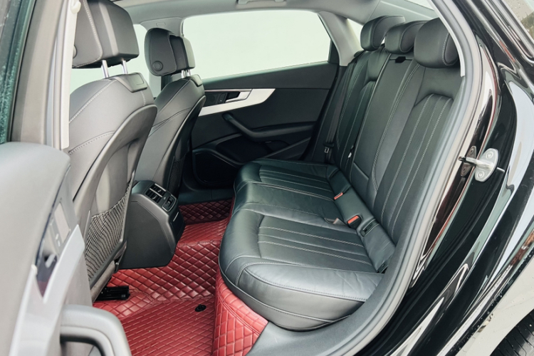 奥迪A4L 2020款 40 TFSI 豪华动感型中控内饰7001