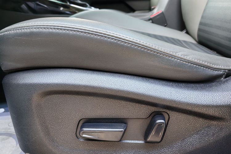 起亚 智跑 2019款 2.0L 自动智享豪华版中控内饰7006