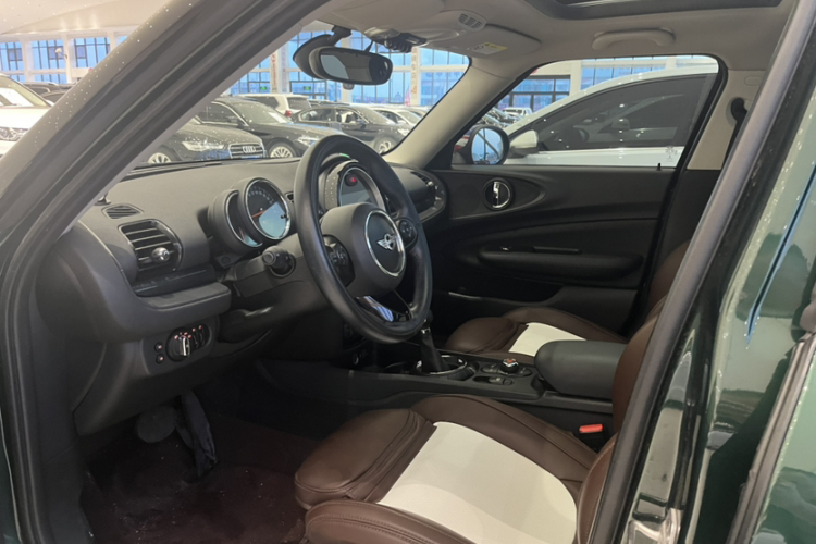 MINI Clubman 2016款 改款 1.5T COOPER中控内饰7002