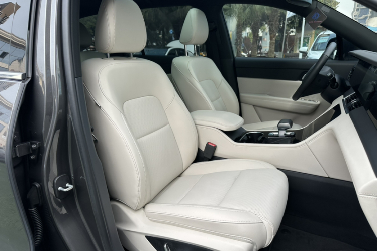 理想汽车 理想ONE 2021款 增程6座版局部细节41