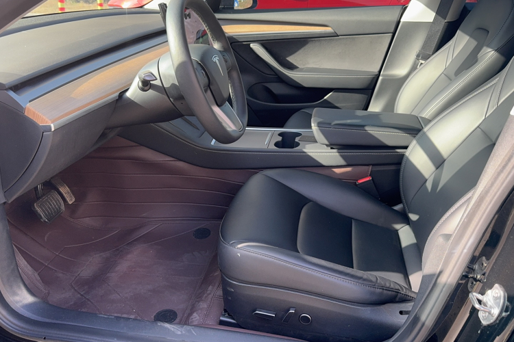 特斯拉 Model 3 2022款 后轮驱动版中控内饰7001