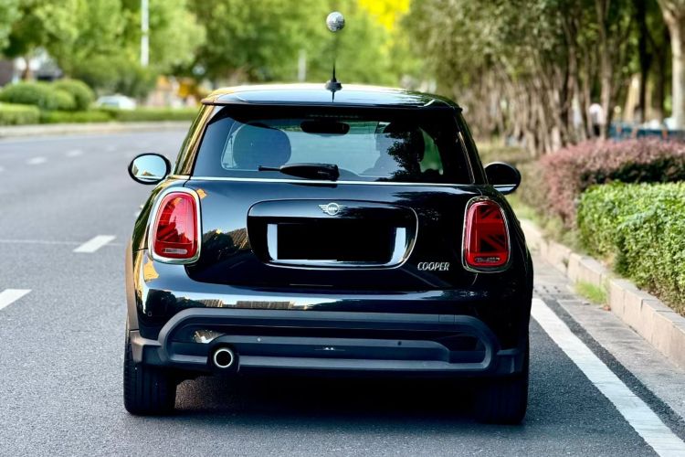 MINI 2023款 改款 1.5T COOPER 艺术家车身外观6005