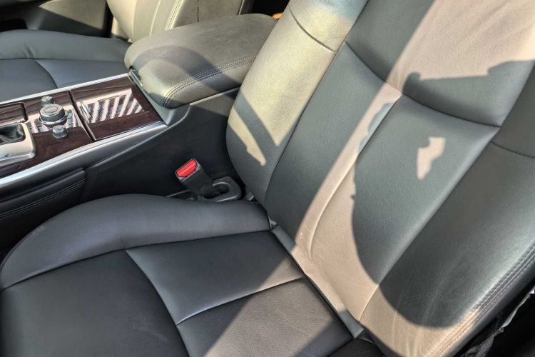 英菲尼迪Q70 2019款 Q70L 2.0T 悦享版中控内饰7003