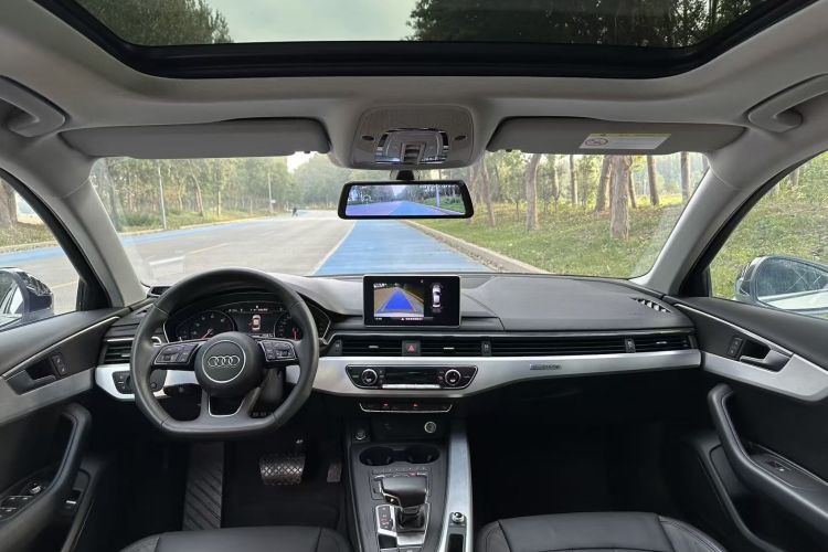 奥迪A4L 2018款 30周年年型 45 TFSI quattro 个性运动版中控内饰7003