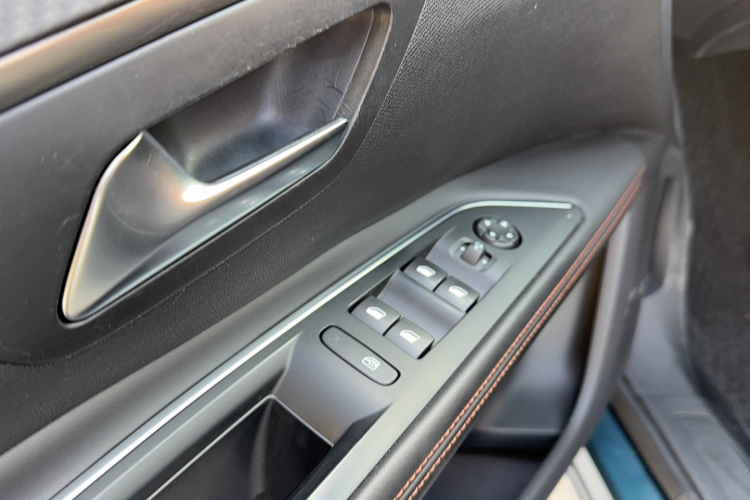 标致5008 2017款 350THP 7座精英版局部细节9001