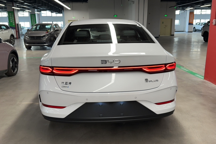 比亚迪 秦PLUS 2025款 DM-i 智驾版 128KM进取型车身外观6004