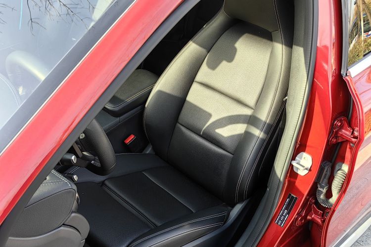 奔驰GLA 2017款 GLA 200 时尚型局部细节19