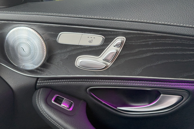 奔驰C级 2019款 改款 C 260 L 运动版中控内饰7008