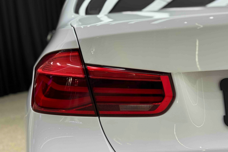 宝马3系 2018款 320Li 领先型M运动套装局部细节9009