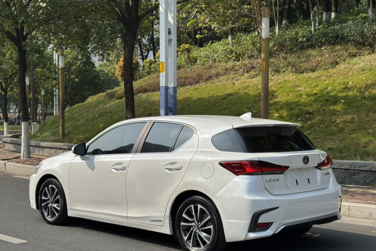 雷克萨斯CT 2020款 CT200h 精英版 单色车身外观6009