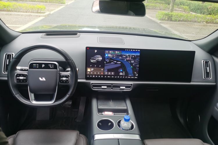 理想汽车 理想L9 2022款 Max中控内饰7002