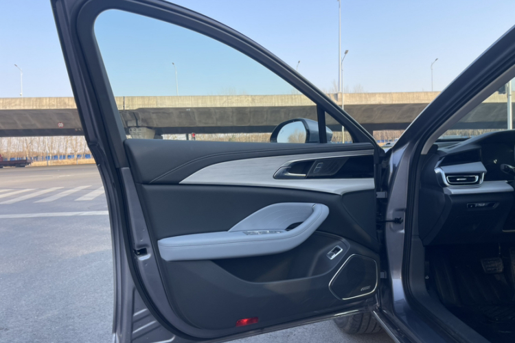 红旗H5 PHEV 2025款 170 超混版局部细节9007