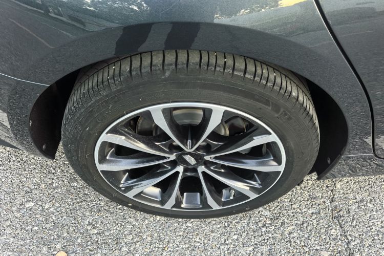 凯迪拉克CT5 2022款 28T 尊贵型车身外观6008