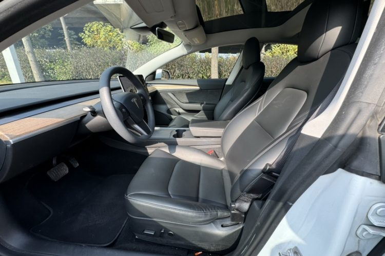 特斯拉 Model 3 2021款 改款 标准续航后驱升级版 3D1中控内饰7003