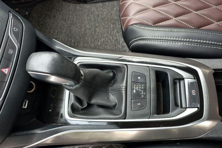 标致408 2014款 1.8L 自动豪华版局部细节18