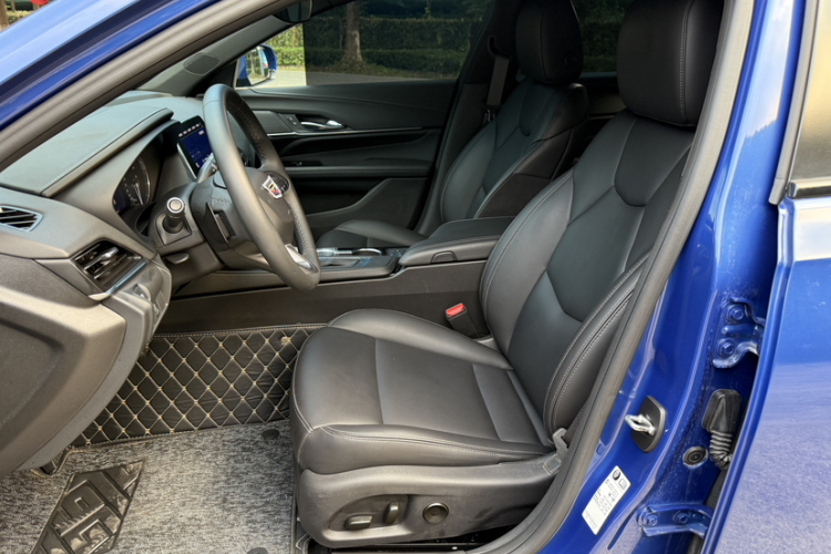 凯迪拉克CT4 2022款 28T 风尚型局部细节19