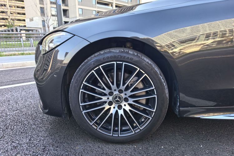 奔驰C级 2023款 改款 C 260 L 运动版局部细节9003