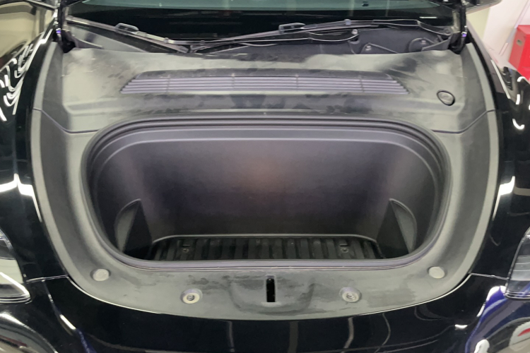 特斯拉 Model Y 2021款 标准续航后驱版局部细节24