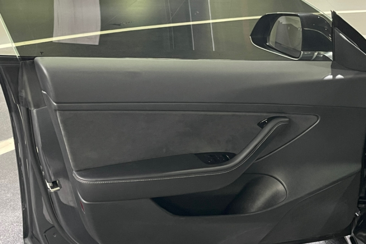 特斯拉 Model 3 2020款 改款 长续航后轮驱动版中控内饰7004