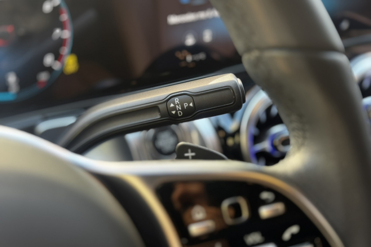 奔驰GLB 2023款 GLB 220 动感型中控内饰7012