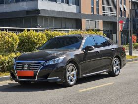 丰田 皇冠 2015款 2.0T 时尚版