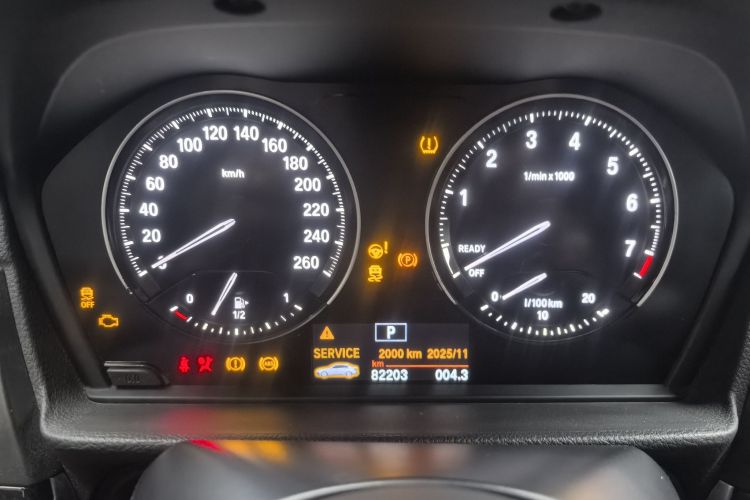 宝马1系 2020款 120i M运动套装中控内饰15